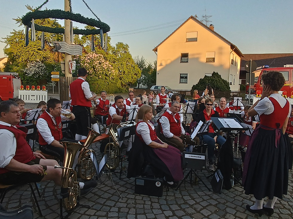 Maibaumfest.jpg
